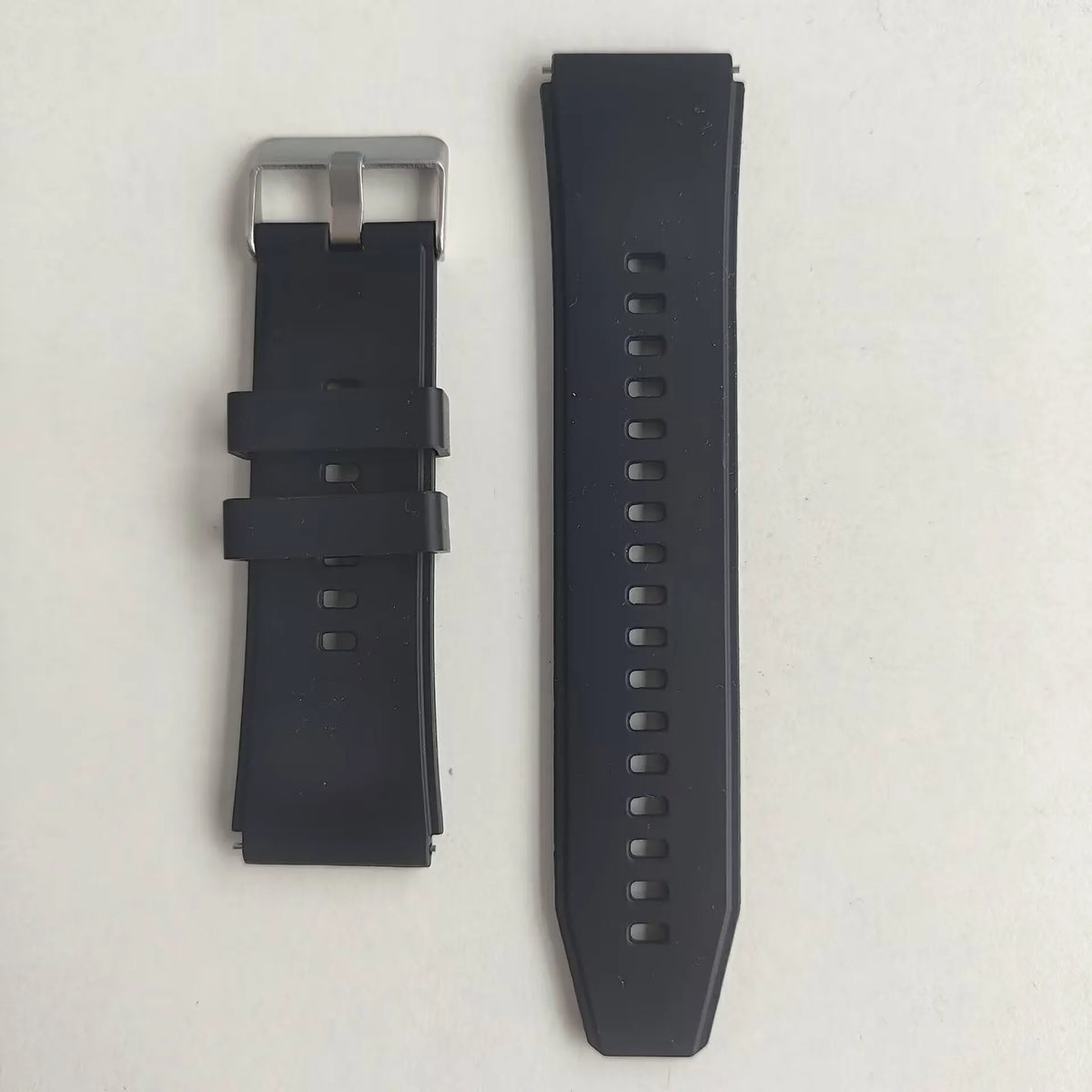 Forerunner 570 GPS Smartwatch – AMOLED, Multi-Band GNSS, Compass & Altimeter